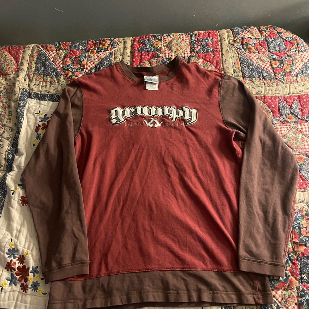 Grumpy Snow White Disney Burgundy and Brown long Shirt sizeM